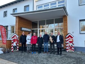 Mehr über den Artikel erfahren Alle Zeichen stehen auf „Start“- Rot Weiße Garde übergibt Gardehäuschen an die neue Prinzenhochburg